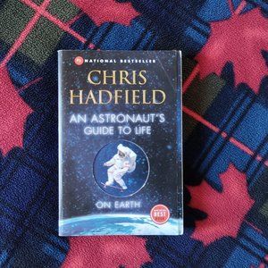 📚 3/$15 or 5/$20 📚 Novel - An Astronaut's Guide to Life on Earth